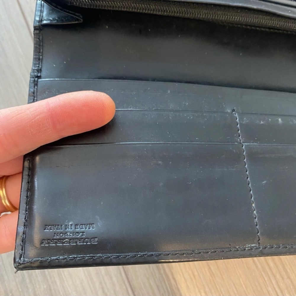 Burberry Beige Check Continental Wallet with Black and Red Accents - Picture 8 of 10